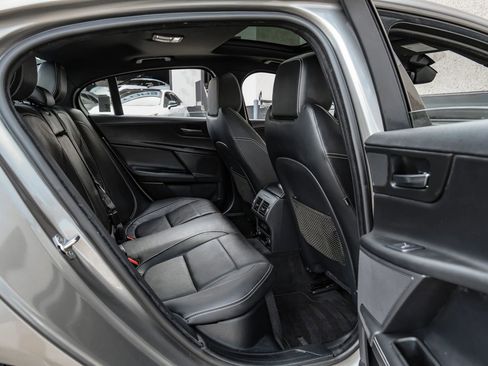 Used 2019 Jaguar XE S RWD image 46