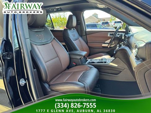 Used 2023 Ford Explorer King Ranch w/ Technology Package AWD/4WD image 12
