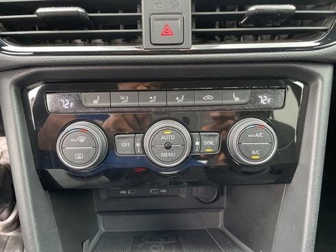 Used 2024 Volkswagen Taos SE image 12