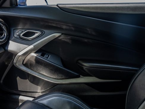 Used 2020 Chevrolet Camaro LT RWD image 23
