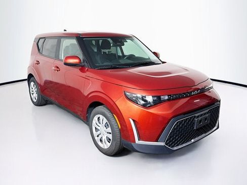 Certified 2024 Kia Soul LX FWD image 3