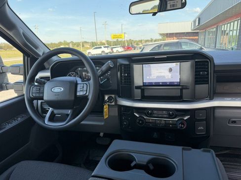 Used 2025 Ford F250 XL image 7