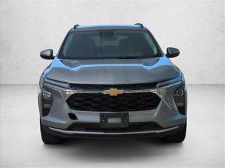 Used 2025 Chevrolet Trax LT w/ LT Convenience Package FWD video 2