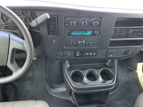 Used 2023 GMC Savana 2500 Extended RWD image 28