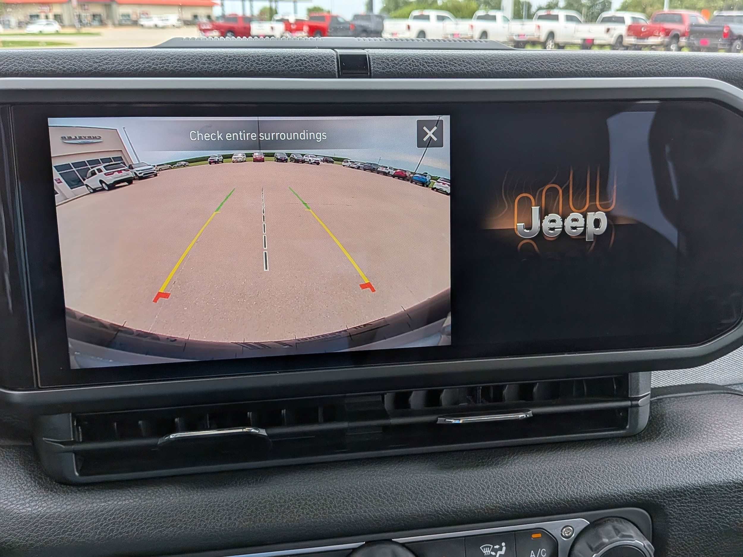 Used 2025 Jeep Wrangler Unlimited Sport AWD/4WD image 17