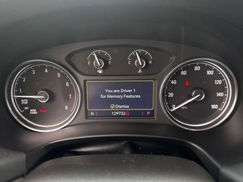 Used 2020 Buick Enclave Premium w/ Sun and Sites Package AWD/4WD image 8