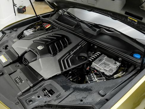 Used 2023 Lamborghini Urus Performante AWD/4WD image 66