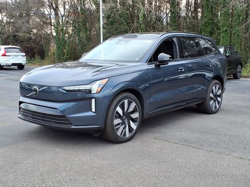 New 2025 Volvo EX90 Ultra image 3