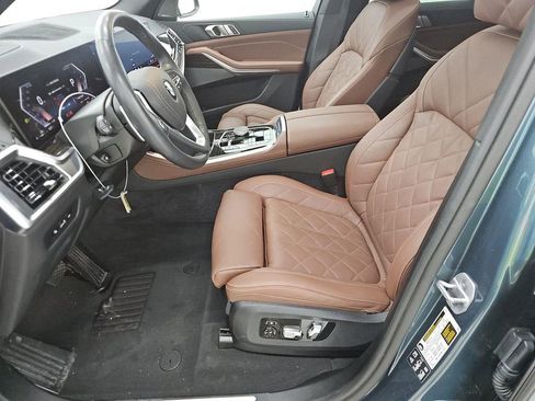 Used 2025 BMW X5 xDrive40i image 9
