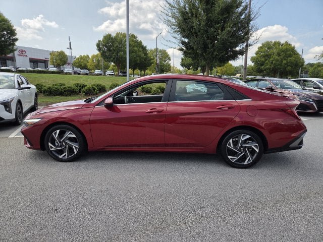 Used 2025 Hyundai Elantra SEL FWD image 5
