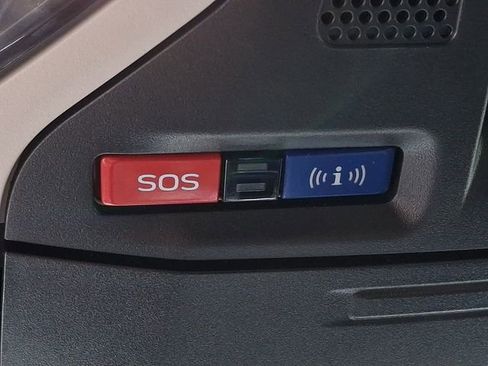 Used 2021 Subaru Outback Limited image 26