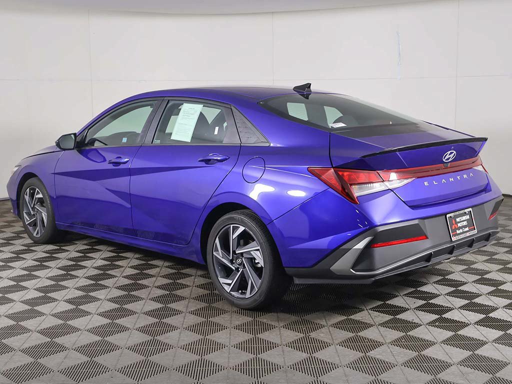 Used 2025 Hyundai Elantra Sport w/ Cargo Package FWD image 9