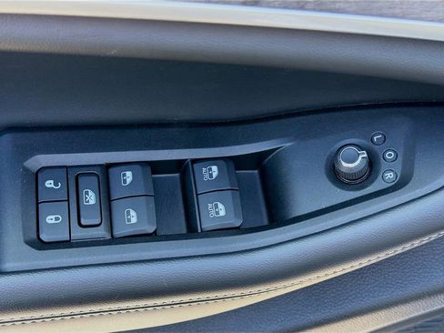 Used 2024 Jeep Grand Cherokee L Limited w/ Luxury Tech Group II image 27