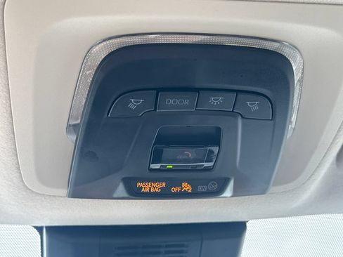 Used 2024 Toyota Corolla LE FWD image 32