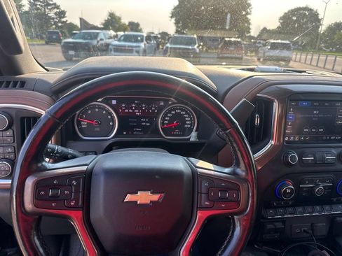 Used 2019 Chevrolet Silverado 1500 High Country w/ Technology Package AWD/4WD image 31