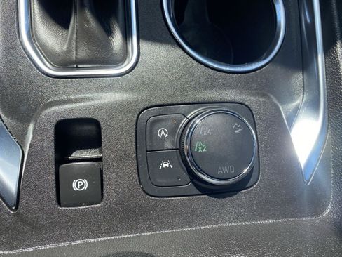 Used 2023 Chevrolet Traverse LT w/ LPO, Floor Liner Package AWD/4WD image 23