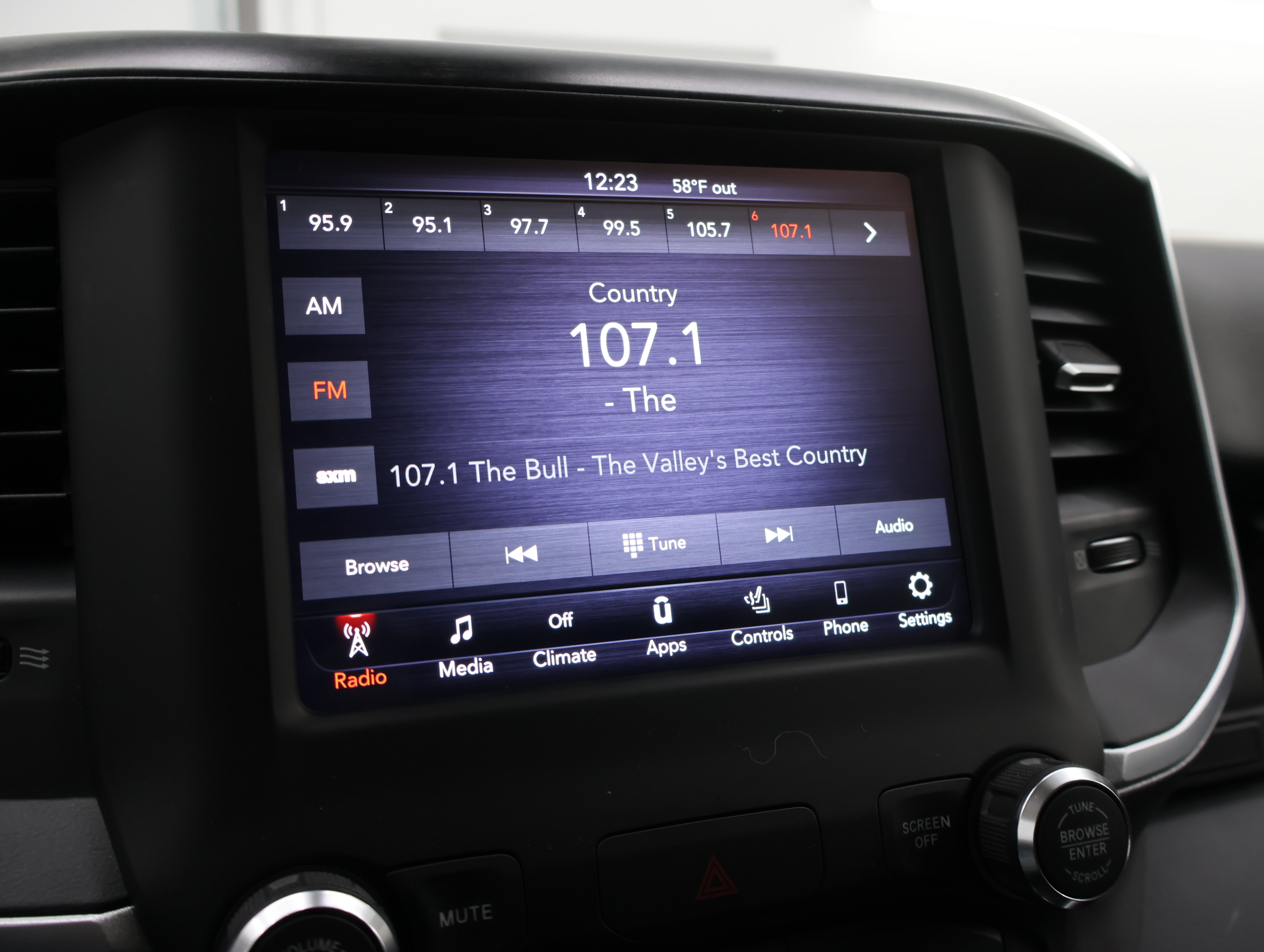 Used 2020 RAM 1500 Big Horn AWD/4WD image 46