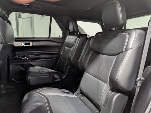 Used 2021 Ford Explorer ST w/ ST Street Pack image 15