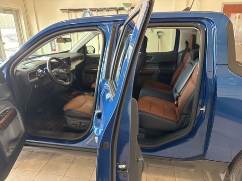 Used 2024 Ford Maverick Lariat image 11
