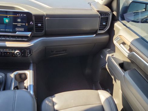 Used 2024 Chevrolet Silverado 1500 LT Trail Boss w/ Convenience Package II image 17