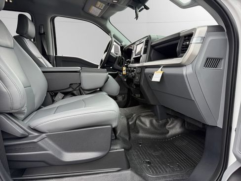 New 2026 Ford F350 XL w/ XL Chrome Package AWD/4WD image 15