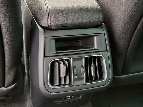 New 2024 Maserati Grecale GT image 21