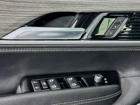 Used 2023 Jeep Wagoneer Series III w/ Preferred Equipment Group image 20