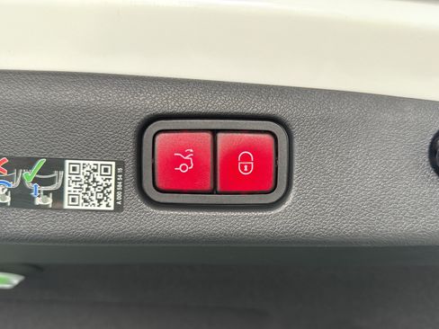 Used 2025 Mercedes-Benz E 350 Sedan w/ Winter Package image 11