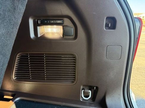 Used 2024 Ford Explorer King Ranch w/ Technology Package image 12