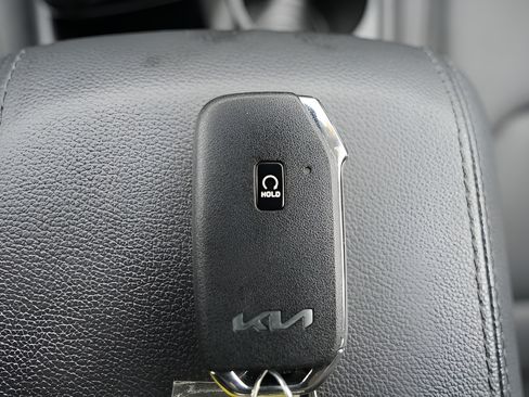 Used 2024 Kia Sportage EX AWD/4WD image 38