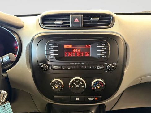 Used 2016 Kia Soul FWD image 22