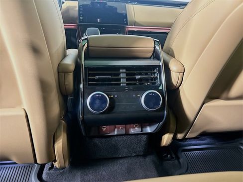 Used 2025 Land Rover Range Rover Sport SE image 25