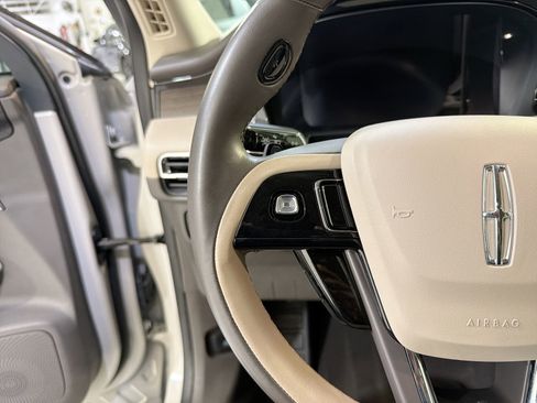 Used 2024 Lincoln Corsair Reserve image 14