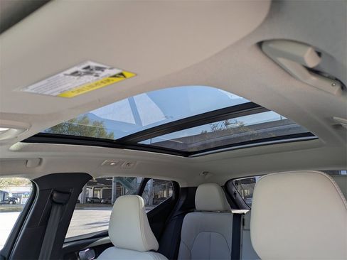 New 2026 Volvo XC40 B5 Ultra w/ Protection Package Premier image 26