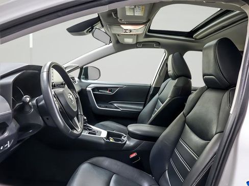 Certified 2021 Toyota RAV4 XLE Premium AWD/4WD image 9