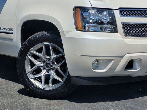 Used 2012 Chevrolet Avalanche LTZ RWD image 9
