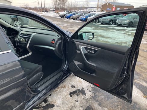Used 2014 Nissan Altima 2.5 S w/ Display Audio Package image 13