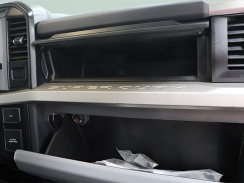 Used 2023 Ford F250 XLT image 28