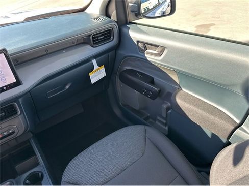 New 2025 Ford Maverick XL image 14