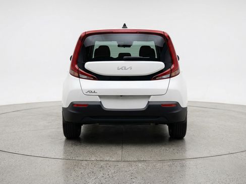 Used 2025 Kia Soul LX w/ LX Technology Package FWD image 7