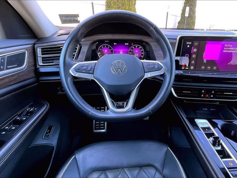 Used 2024 Volkswagen Atlas SEL Premium R-Line image 5