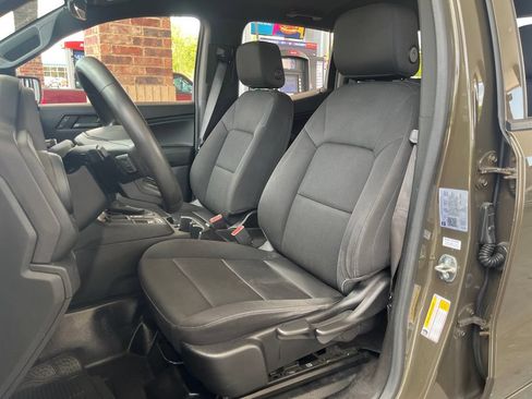 Used 2023 Chevrolet Colorado W/T RWD image 10