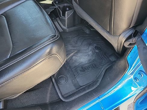 Used 2020 Jeep Gladiator Overland image 43