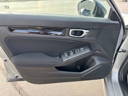 Used 2025 Honda Civic Sport image 31