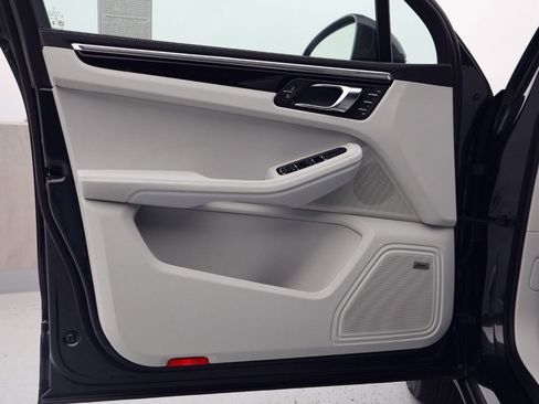 New 2026 Porsche Macan AWD/4WD image 13