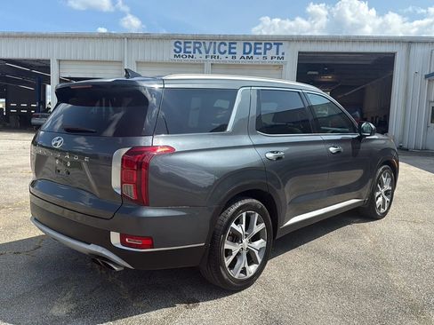 Used 2022 Hyundai Palisade SEL w/ Premium Package FWD image 5