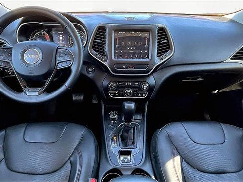 Used 2019 Jeep Cherokee Trailhawk image 15