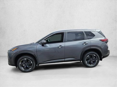 Used 2025 Nissan Rogue SV w/ SV Premium Package image 5