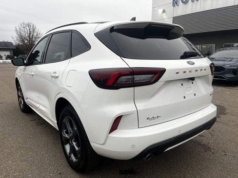 Used 2024 Ford Escape ST-Line w/ Tech Pack #1 image 9