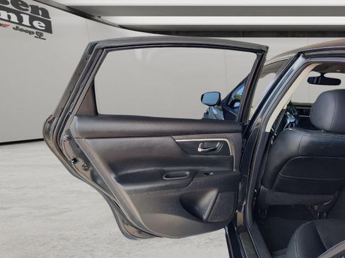 Used 2016 Nissan Altima 3.5 SL FWD image 7